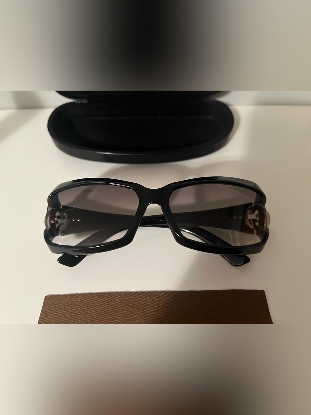 Gucci Women’s Sunglasses - Black - Picture 9 of 12